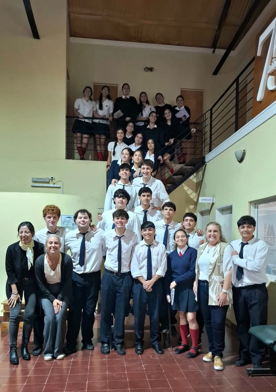 La Cooperativa Agropecuaria recibió a estudiantes del Instituto Mercedario